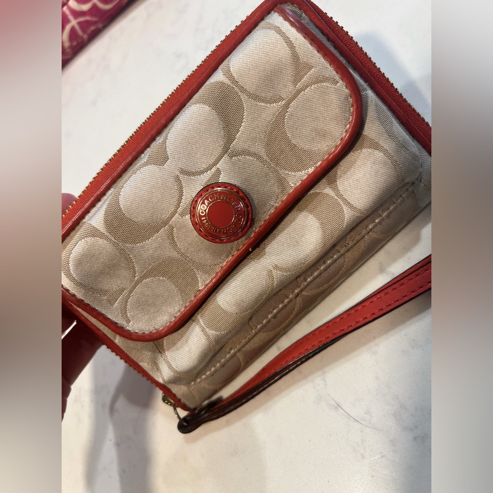 Coach wristlet wallet